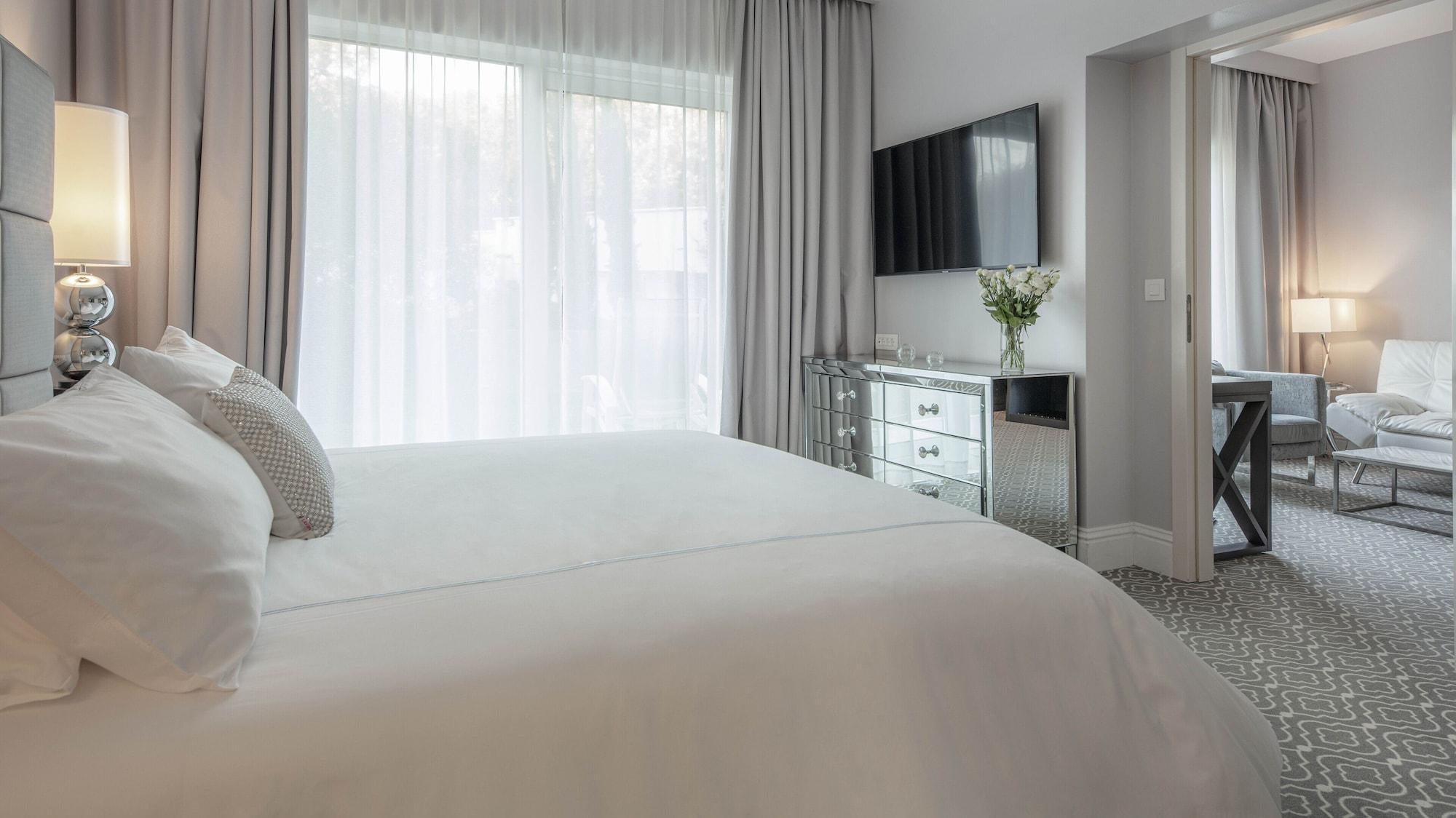 Royal Palm Hotel Dubrovnik Exterior photo A bedroom at the hotel