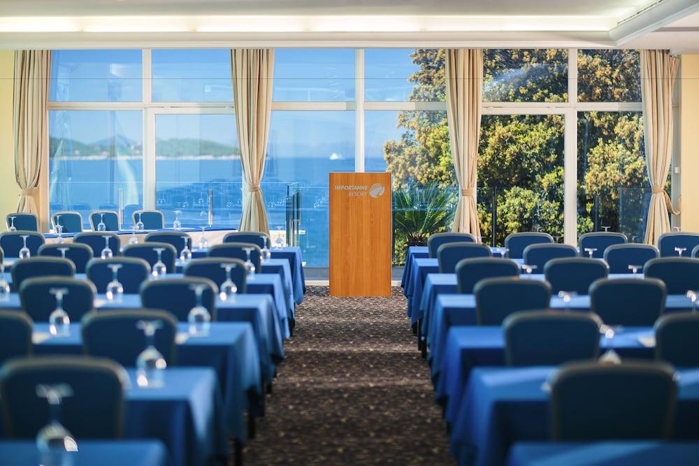 Royal Palm Hotel Dubrovnik Exterior photo The conference room